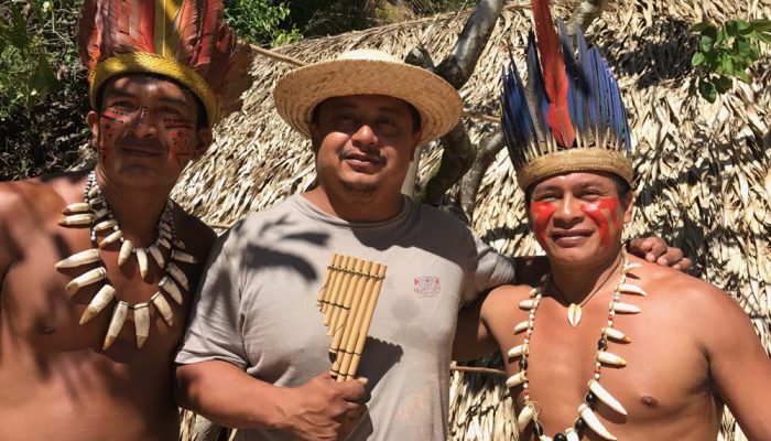 Aldeiar-Tupe-Indios-with-Junior-scaled